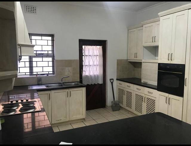 3 BEDROOM PROPERTY TO RENT IN WYNBERG